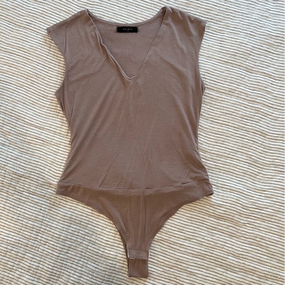 21 Saints Tan V Neck Body Suit medium